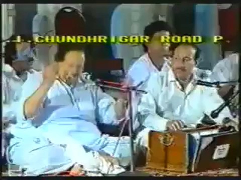 NUSRAT FATEH ALI KHAN - Yeh Jo Halka Halka Saroor Hai Yeh Teri Nazar Ka Kasoor Hai