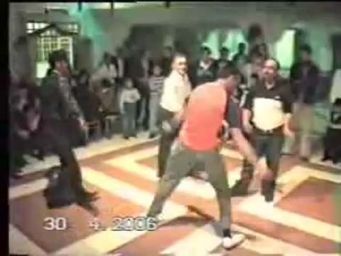 Ruh hastası Düğün Dansı...İnanamıyorum...Ne içmiş bu abiler..