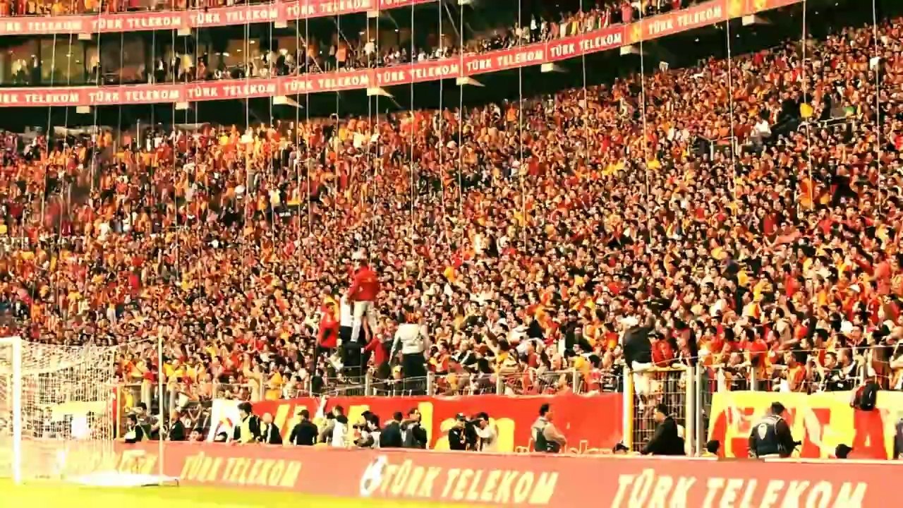 Umut Cesur - Aslan Kral Galatasaray Şarkısı 2013 HD