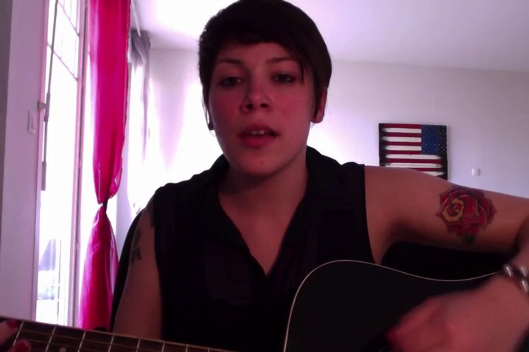 Cover Zombie (guitare chant) - Cranberries (By Mae V.)