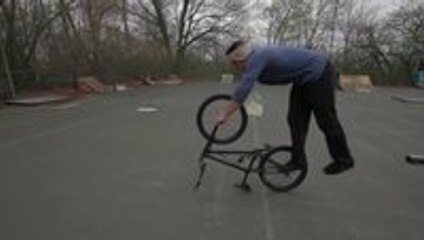 This guy has amazing moves