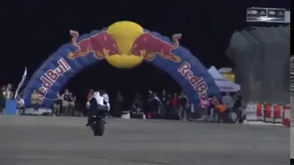 Extreme Yamaha R6 Stunts