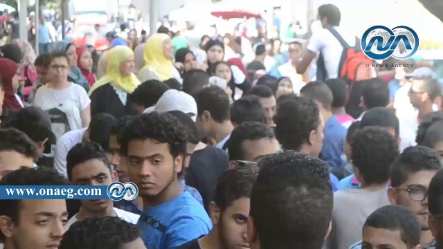 شاهد|| تظاهر طلاب الثانوية العامة أمام وزارة التربية والتعليم