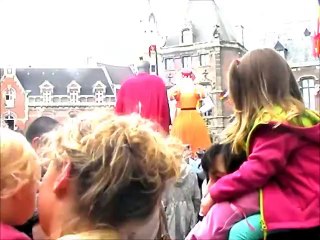 Douai- Gayant 2014-Mr et Mme Gayant dansent (giants dance)
