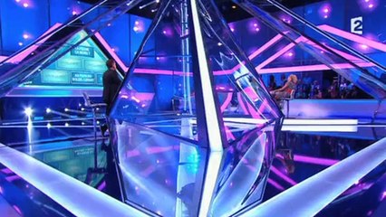 Fou rire dans "Pyramide" sur France 2