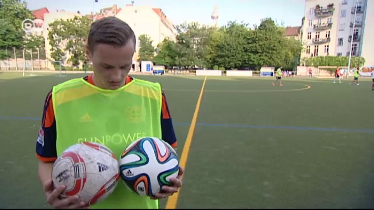 Die Ball-Designer | Euromaxx - Faszination Fußball