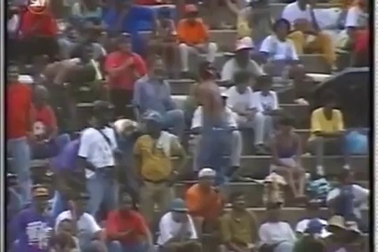 CURTLY AMBROSE vs STEVE WAUGH- Trinidad 1995 3rd test_x264