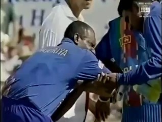 BROKEN ARM - Sanath Jayasuriya vs Brendon Julian WACA 1999
