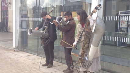 Accueil musical à la gare du Mans