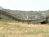 Agrigento - crolla un viadotto sulla strada statale 626, quattro feriti