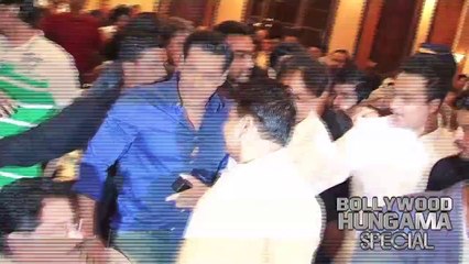 #SRK - Salman Bond Like Karan-Arjun At Baba Siddiqui Iftaar Party 2014