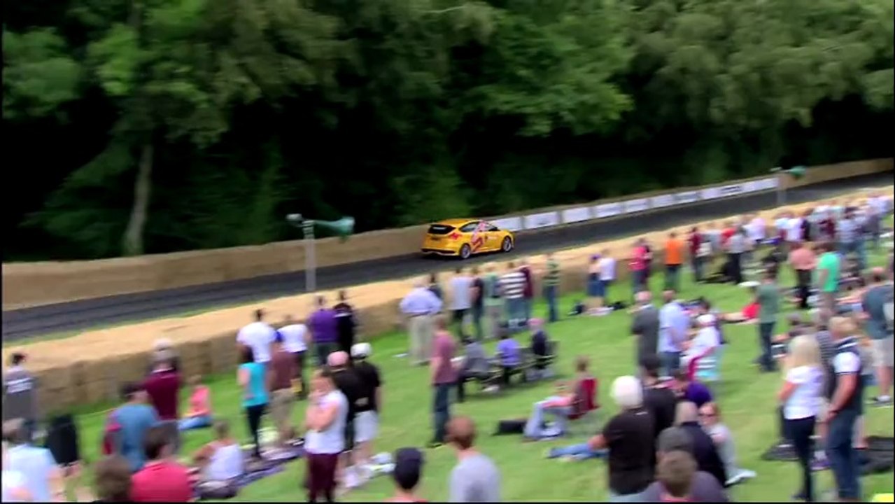 Vidéo : la course entre la Ford Focus ST restylée et son double virtuel à Goodwood