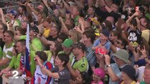 Tour de France : Vincenzo Nibali se prend un vent par une hôtesse sur le podium