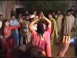 Pakistani Molvi Murgi Dance