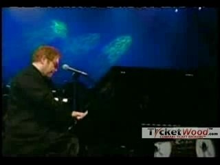 Elton John: Iconic Music Legend 🎹