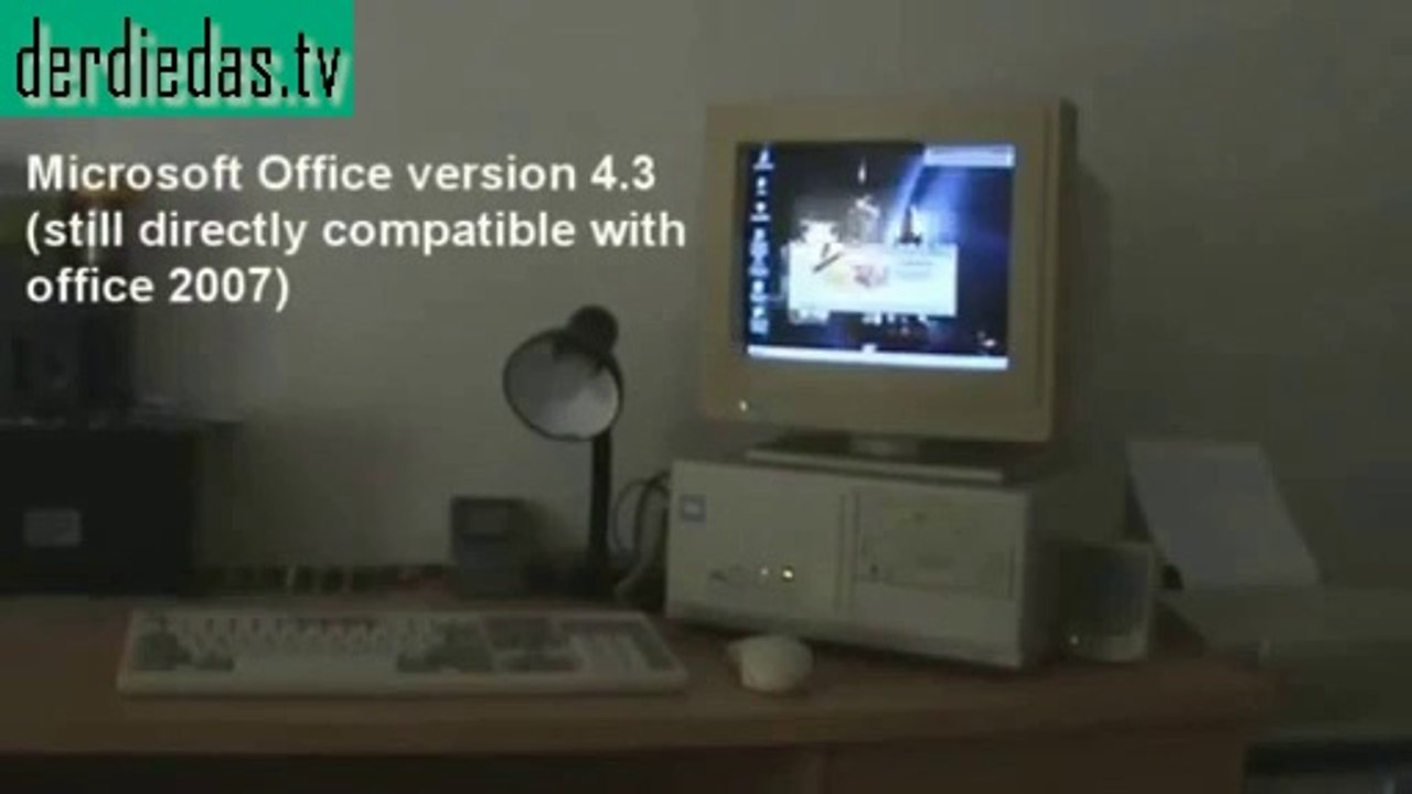 Windows 95 fährt hoch. Bei dem Sound kommen doch Erinnerungen!