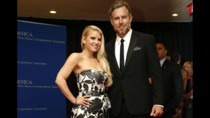 Jessica Simpson marries, Lopez in Paris