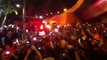 Les chants des supporters aux joueurs brésiliens devant leur hôtel