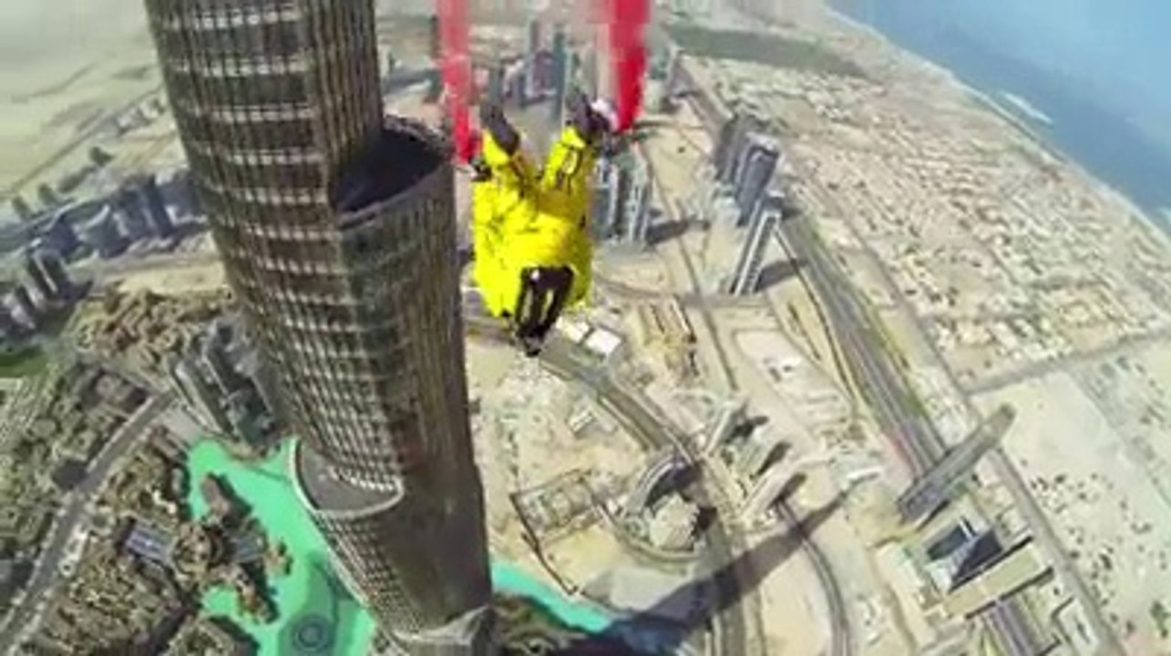 Sky Drive Burj Khalifa Dubai U.A.E. Must Watch (2014)