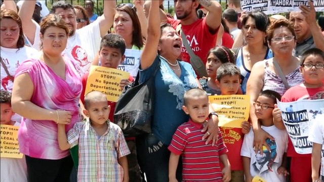 Protesters to Obama: 'Stop deportations!'