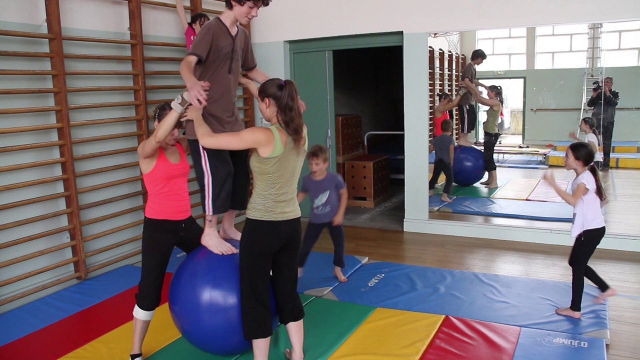 Les arts du cirque pour des vacances acrobatiques