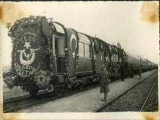 Kara Tren Gecikir Belkide Hiç Gelmez - Orhan Hakalmaz