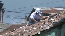 Residents clear up after Guatemala quake