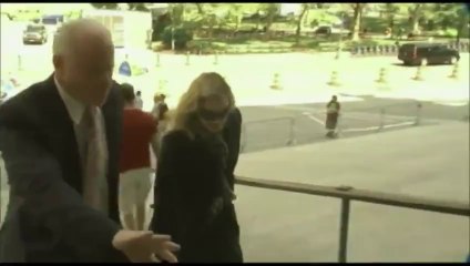 Madonna Arrives for Jury Duty, Briefly Video New York 07.07.2014
