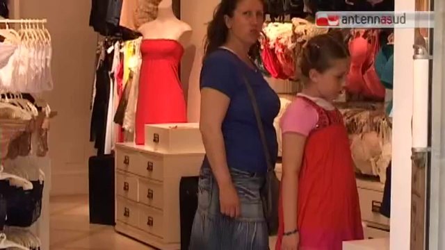 TG 07.07.14 Saldi, i baresi nella prima domenica di luglio preferiscono il mare