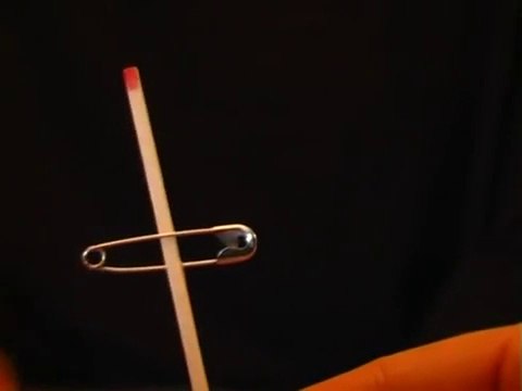 L'allumette magique : tour de magie expliqué...