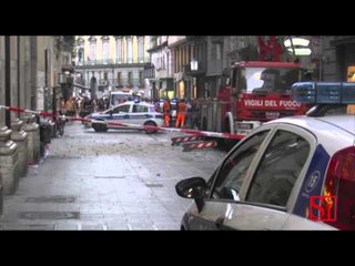 Download Video: Napoli - Ancora gravi le condizioni del ragazzo ferito dal crollo in galleria -2- (07.07.14)