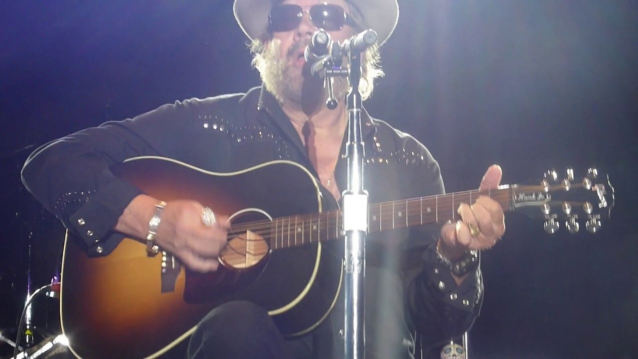Hank Williams, Jr. - Outlaw Women (Live in Houston - 2014) HQ