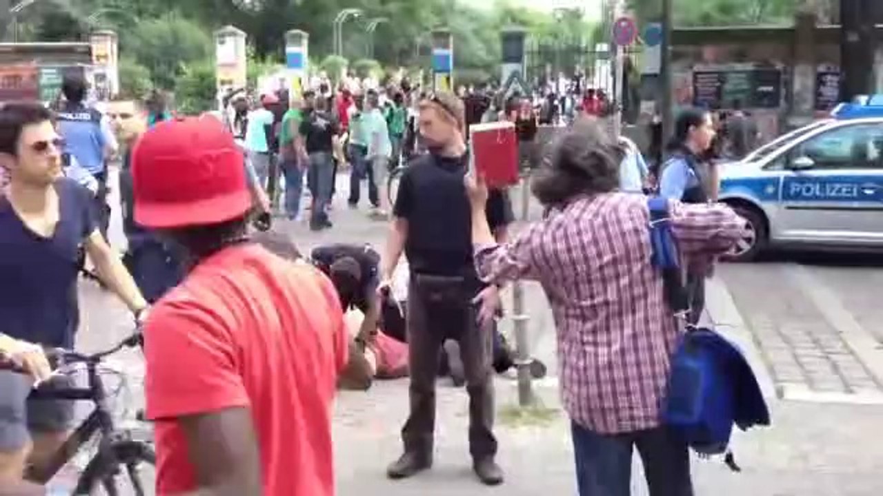 brutaler Polizeiübergriff_ 5. Juli 2014_ Berlin Kreuzberg (Görlitzer Park)