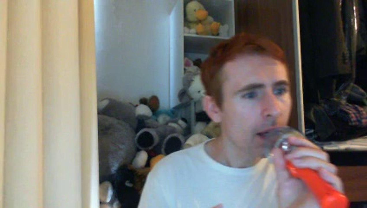 Wiwi égratigne "laisse toi vivre" de Michel Berger