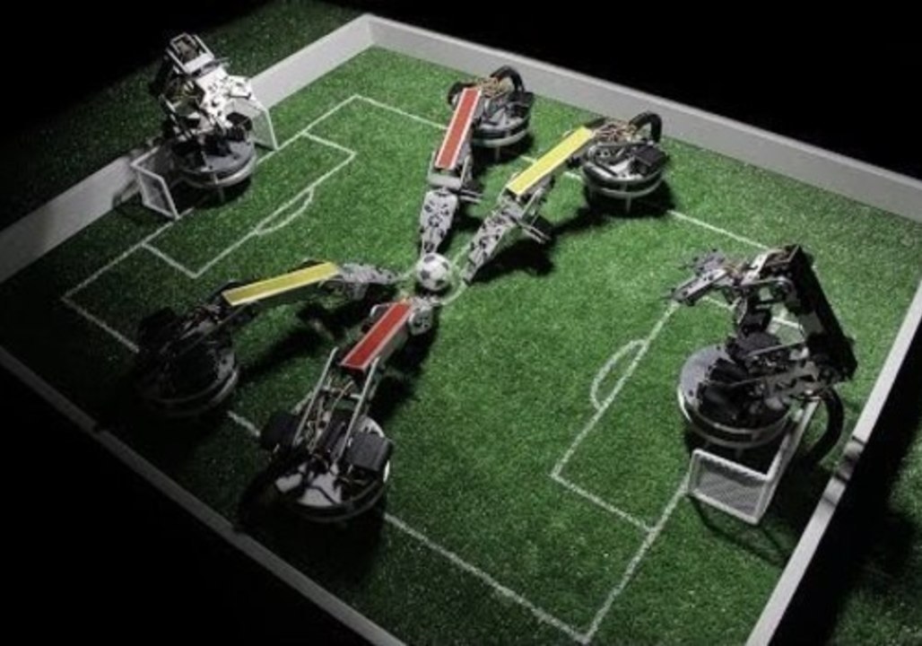 Robots Battle for the 'Robotik' World Cup Title