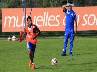 Avec une lucarne, Romao régale Bielsa