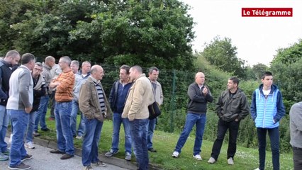 Plouagat (22). Les aviculteurs bloquent les usines Nutréa et Triskalia