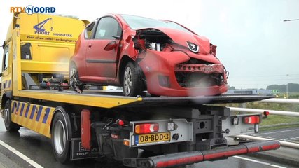 Automobilist botst op middenpijler A7 - RTV Noord