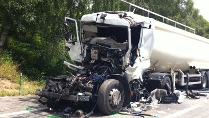 Un mort dans un accident de poids lourds sur la RN165