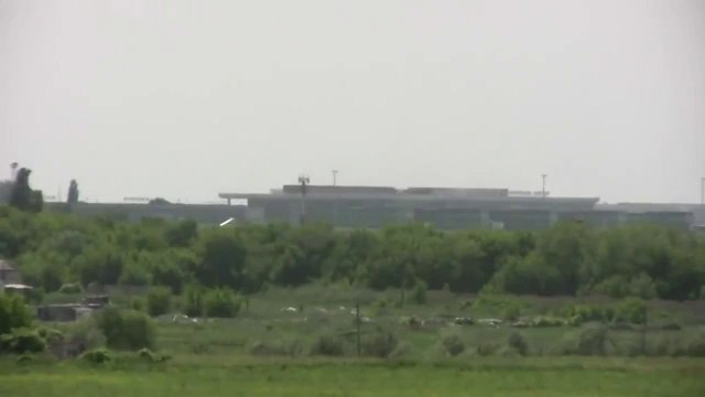 Ukraine: début des combats pour le contrôle de l'aéroport de Donetsk