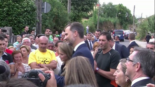 Le roi d'Espagne Juan Carlos abdique au profit de son fils, Felipe