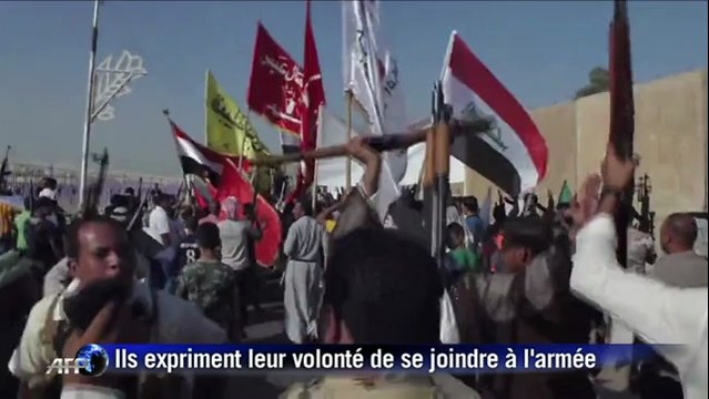 Irak: des membres de tribus défilent à Bagdad