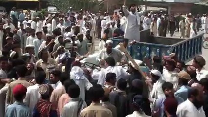 Pakistan: émeutes pendant la distribution de nourriture