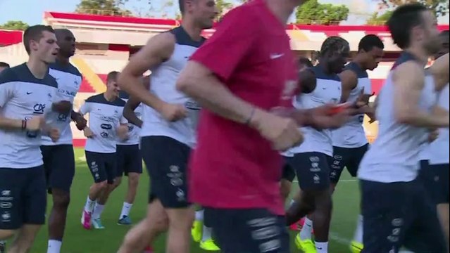Mondial-2014: entraînement ludique des Bleus