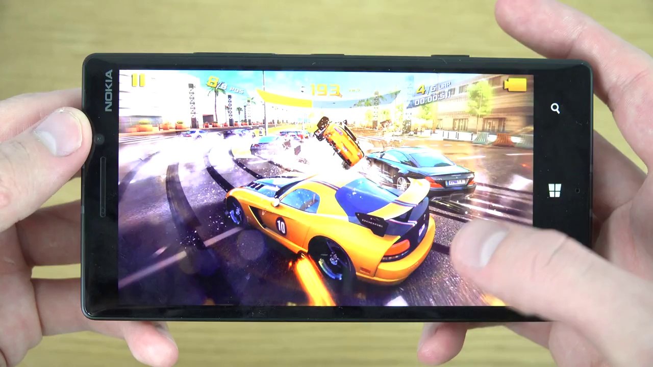 Nokia Lumia 930 Windows Phone 8.1 - First Look (4K)