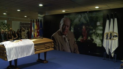 Des centaines de Madrilènes rendent hommage à Alfredo Di Stefano
