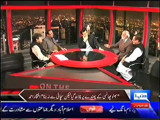 Iftikhar Ahmed and Haroon Rasheed Fight in a Live Show