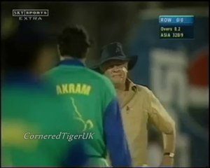Wasim Akram FUNNY - Fake Ball 2000 Asia Vs ROW