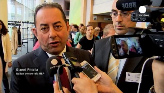 Juncker: basta polemiche, sarà di sinistra il nuovo commissario agli affari economici