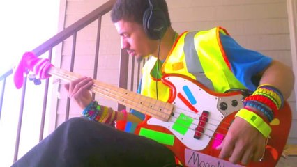 MonoNeon x Iannis Xenakis: "Mikka"